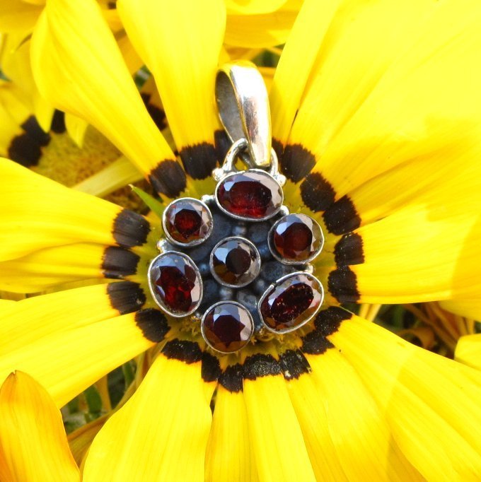 Garnet Pendant in Flower Shape - Indian Silver Jewelry