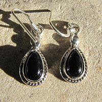 Very delicate Earrings with Onyx - Indian Silver Jewelry